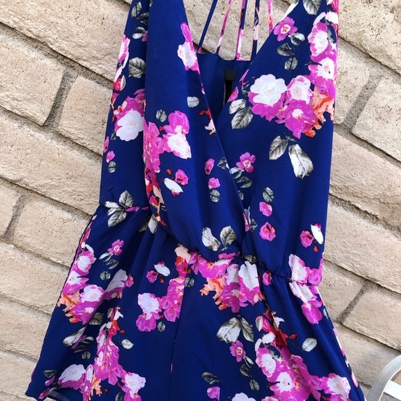 Forever 21 Pants - NWOT Forever 21 Romper Strappy floral romper